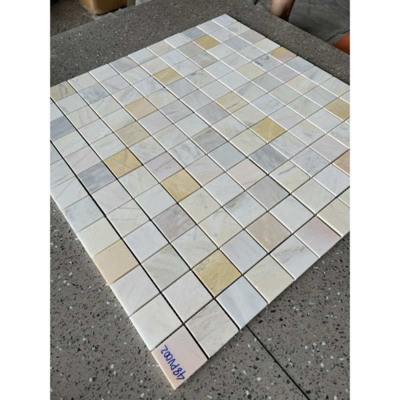 Đá mosaic vàng Nghệ An chíp vuông bóng 48x48mm 48PV002